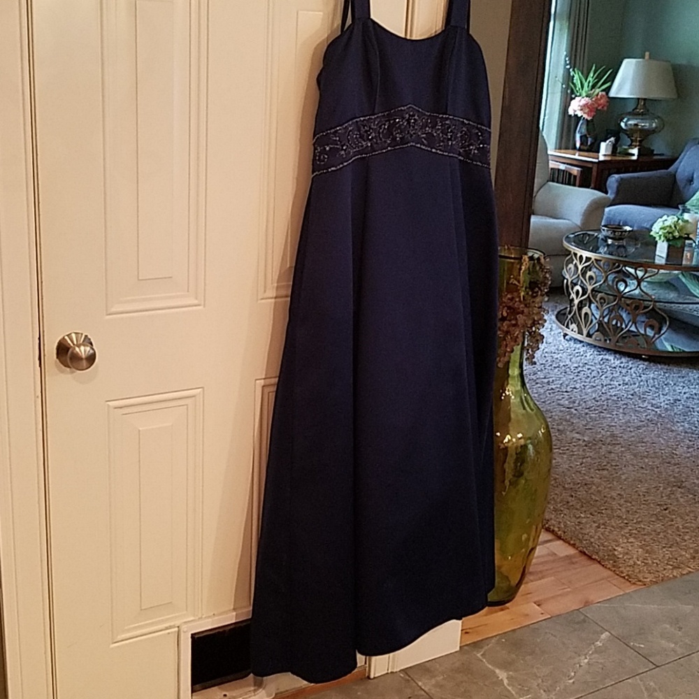 Beautiful dark blue dress with shawl. - Picture 3 of 7